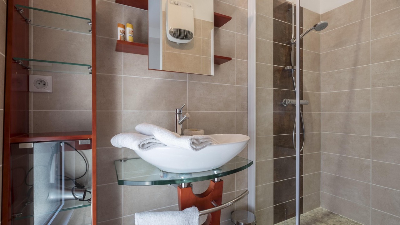 Photo of Bathroom in La Digne-d'Aval