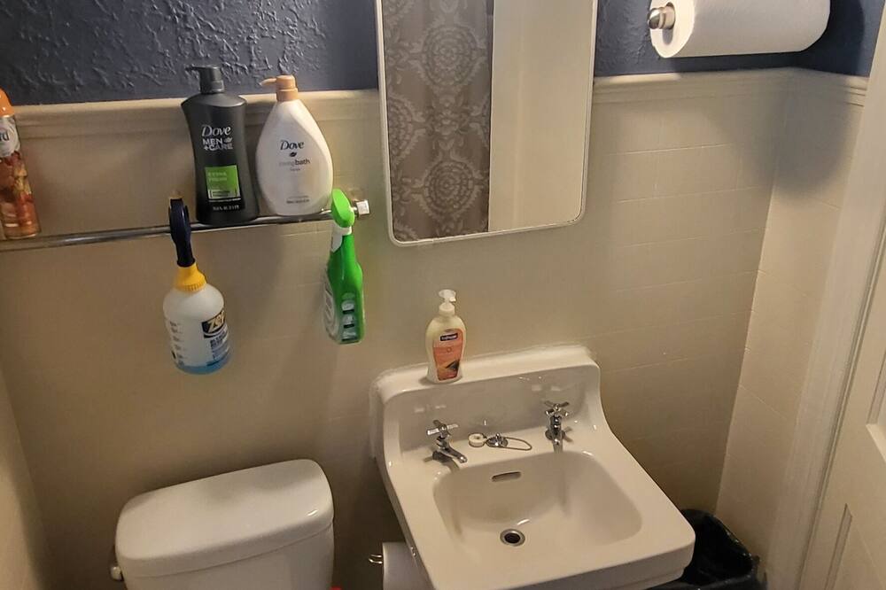 Photo of Bathroom in Glen Burnie