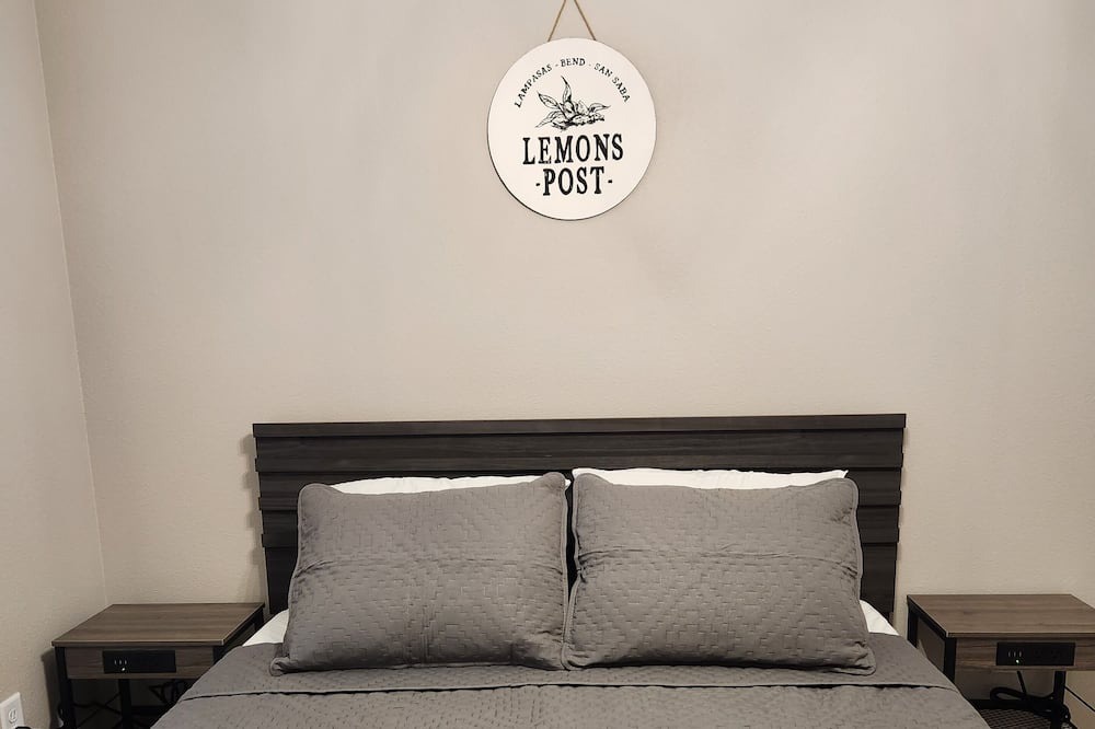 Photo of Bedroom in Lometa