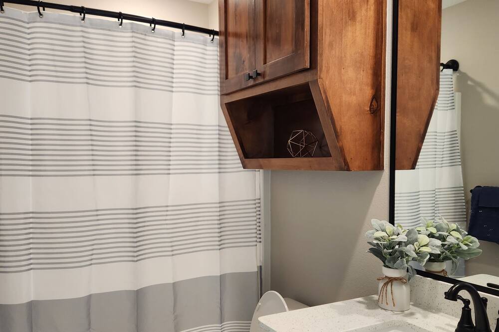 Photo of Bathroom in Lometa