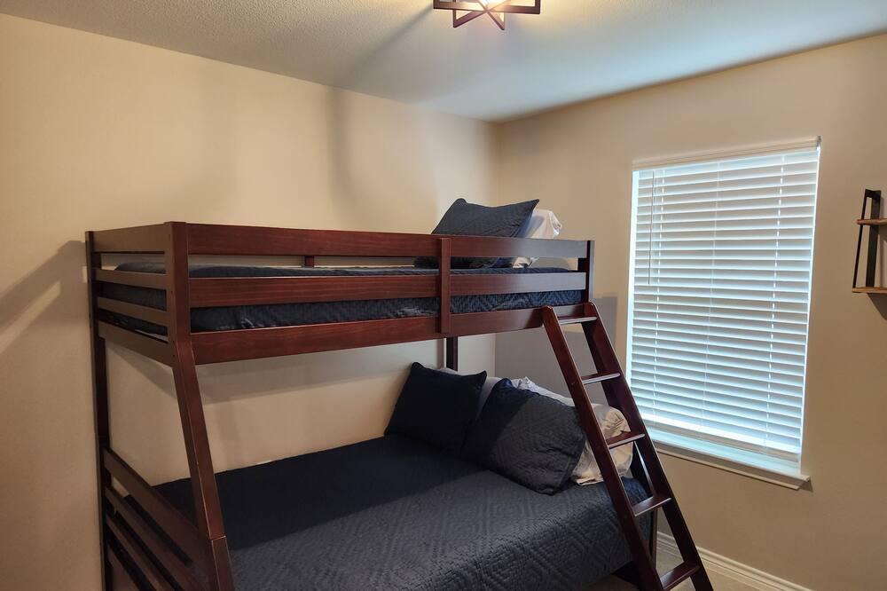 Photo of Bedroom in Lometa