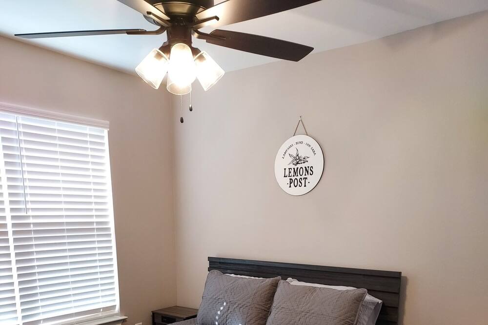 Photo of Bedroom in Lometa