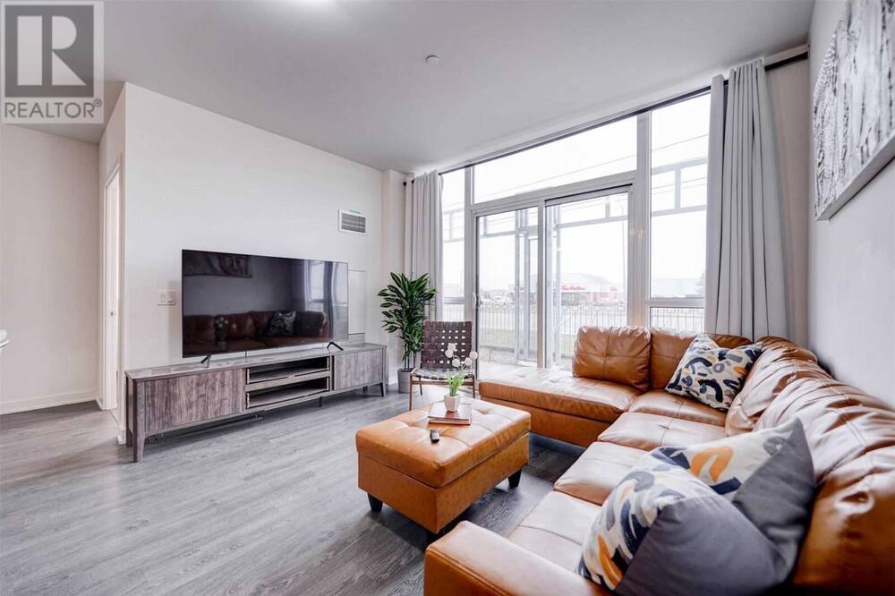 Photo of Livingroom in Central Erin Mills