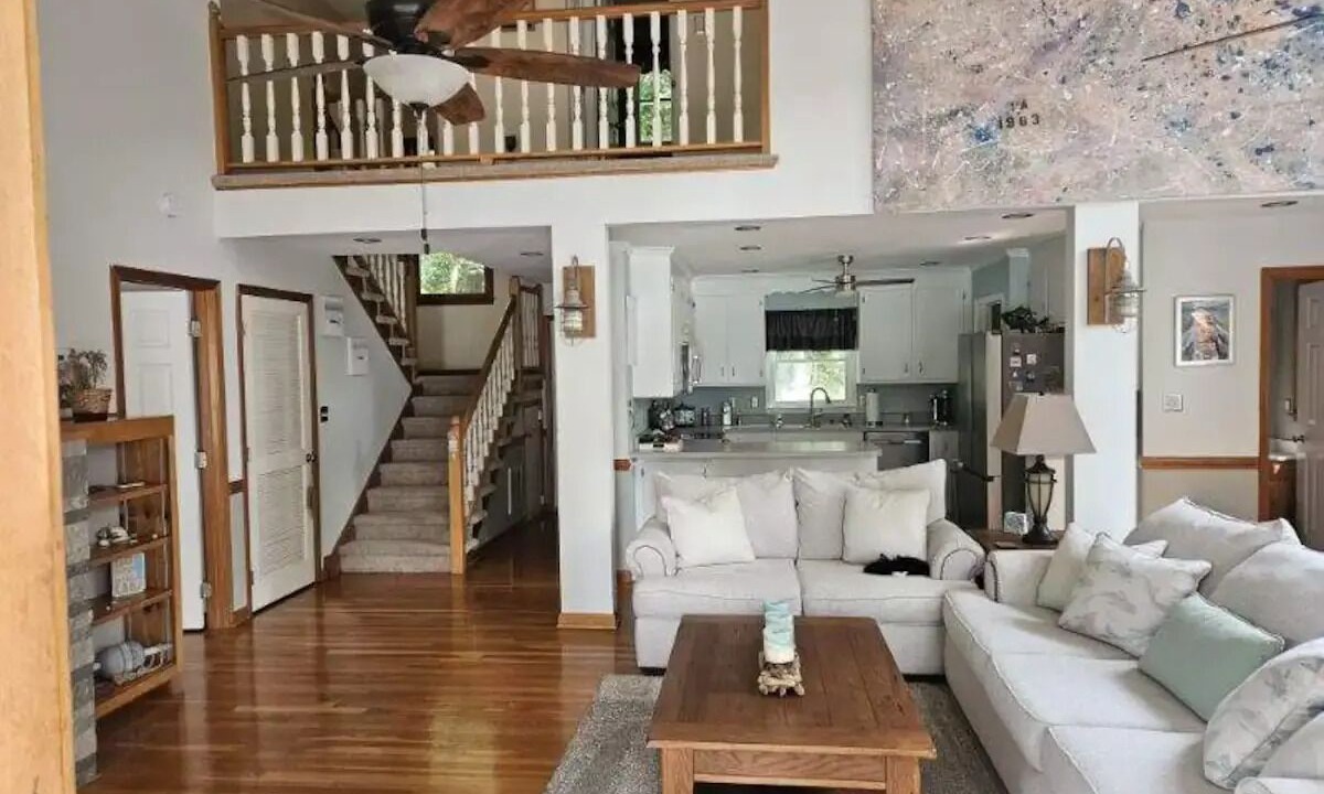 Photo of Livingroom in Ammon