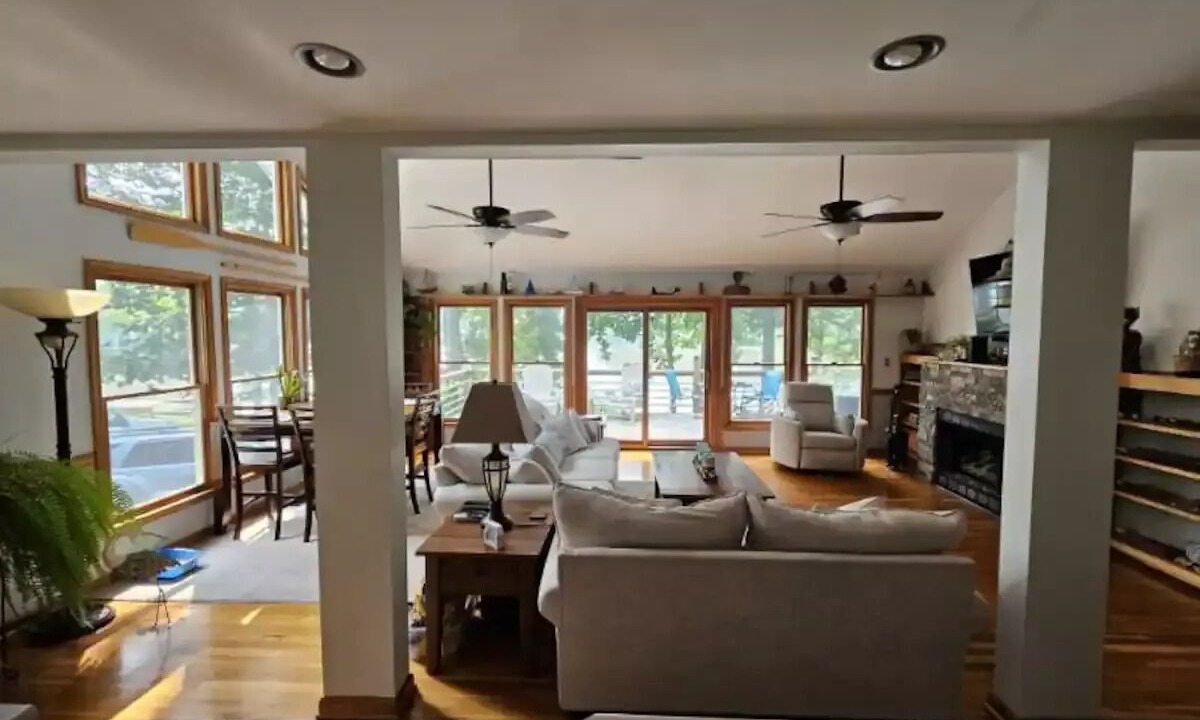 Photo of Livingroom in Ammon