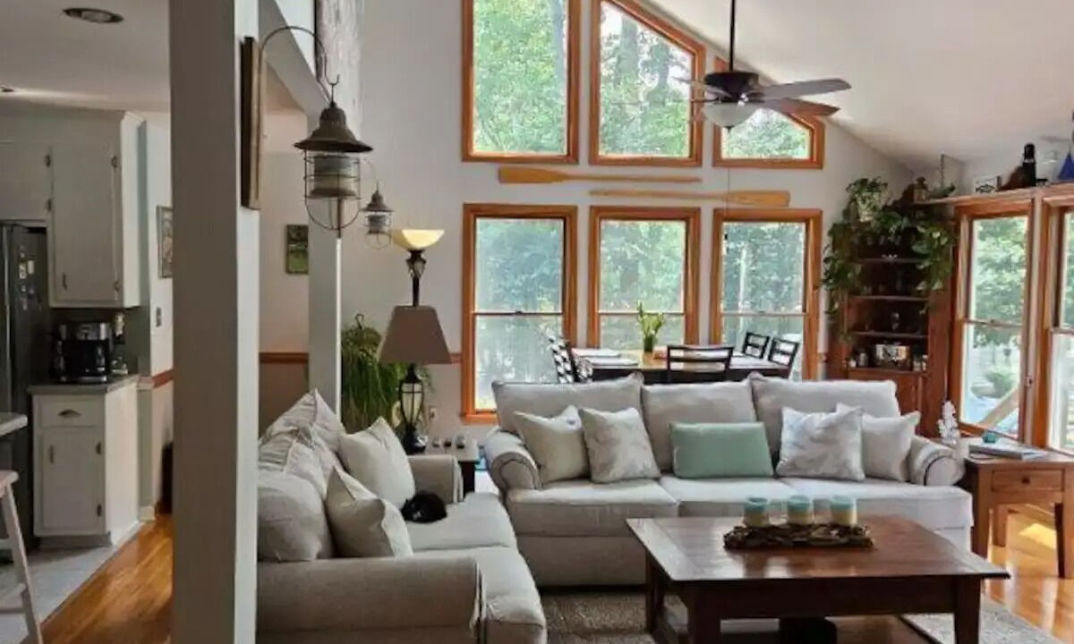 Photo of Livingroom in Ammon