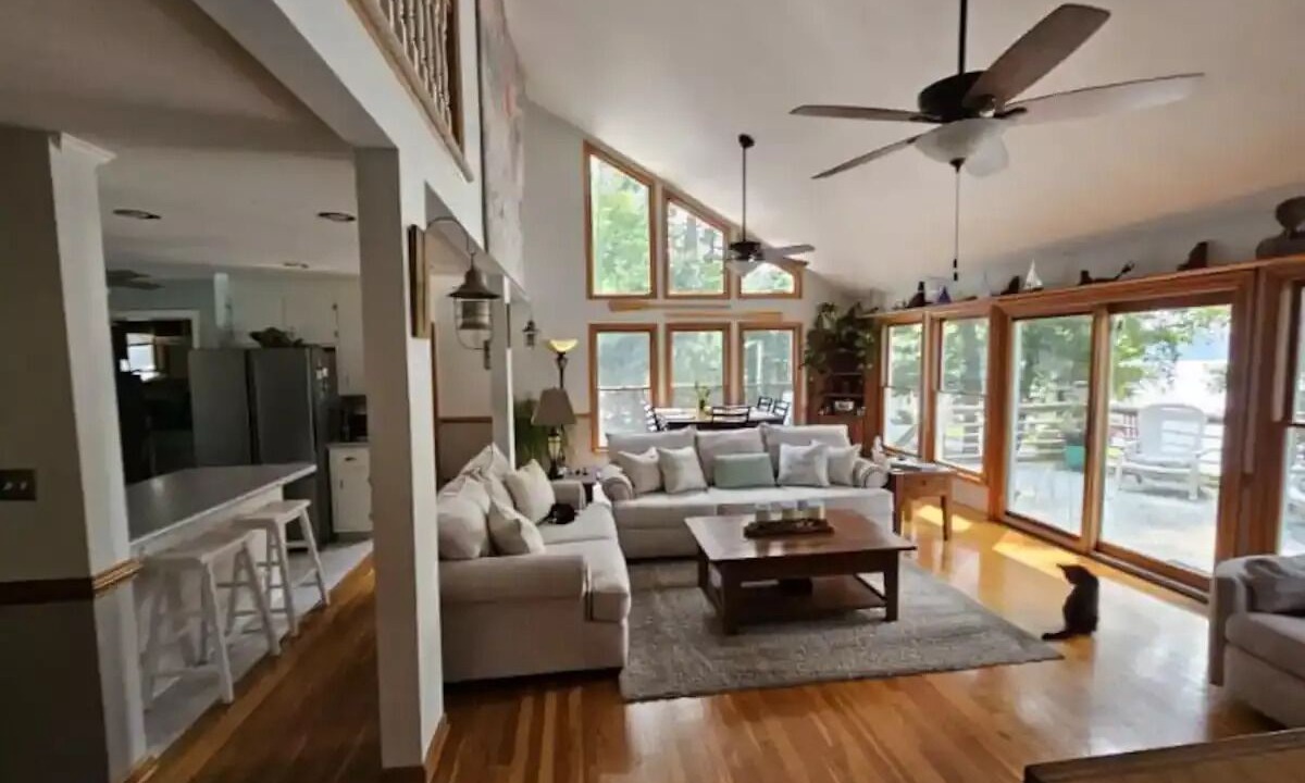 Photo of Livingroom in Ammon