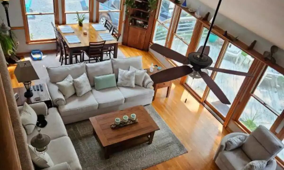 Photo of Livingroom in Ammon