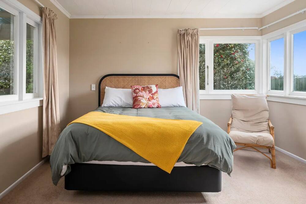 Photo of Bedroom in Hannahs Bay