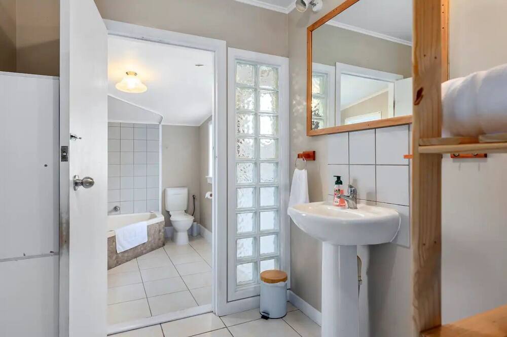 Photo of Bathroom in Hannahs Bay