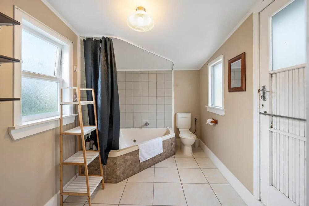 Photo of Bathroom in Hannahs Bay