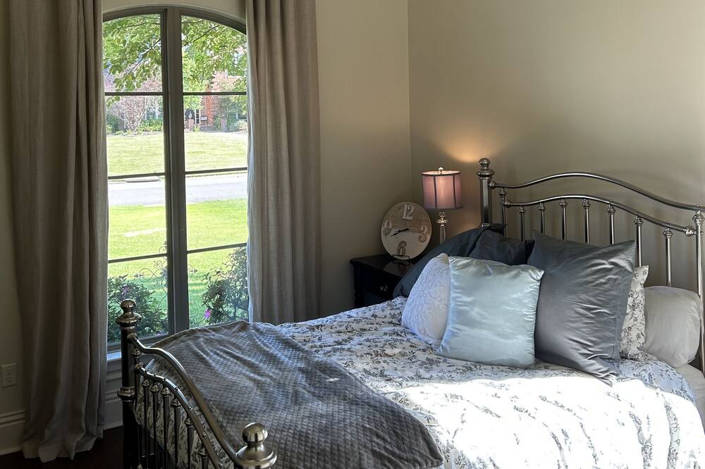 Photo of Bedroom in Conway