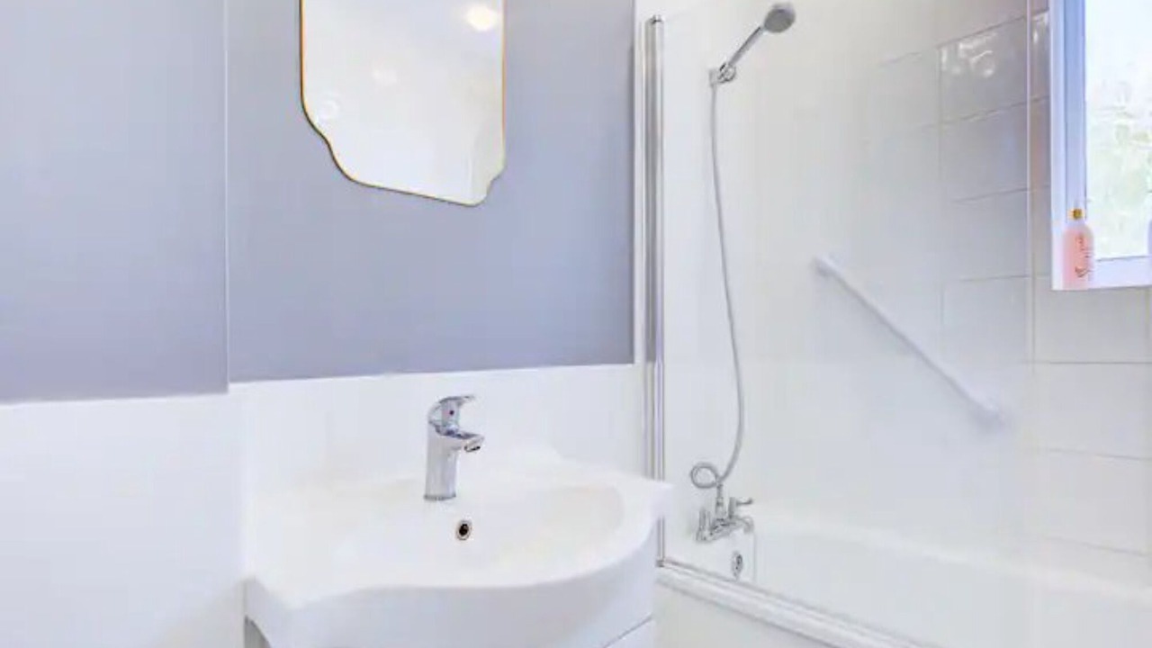 Photo of Others in Crays Hill