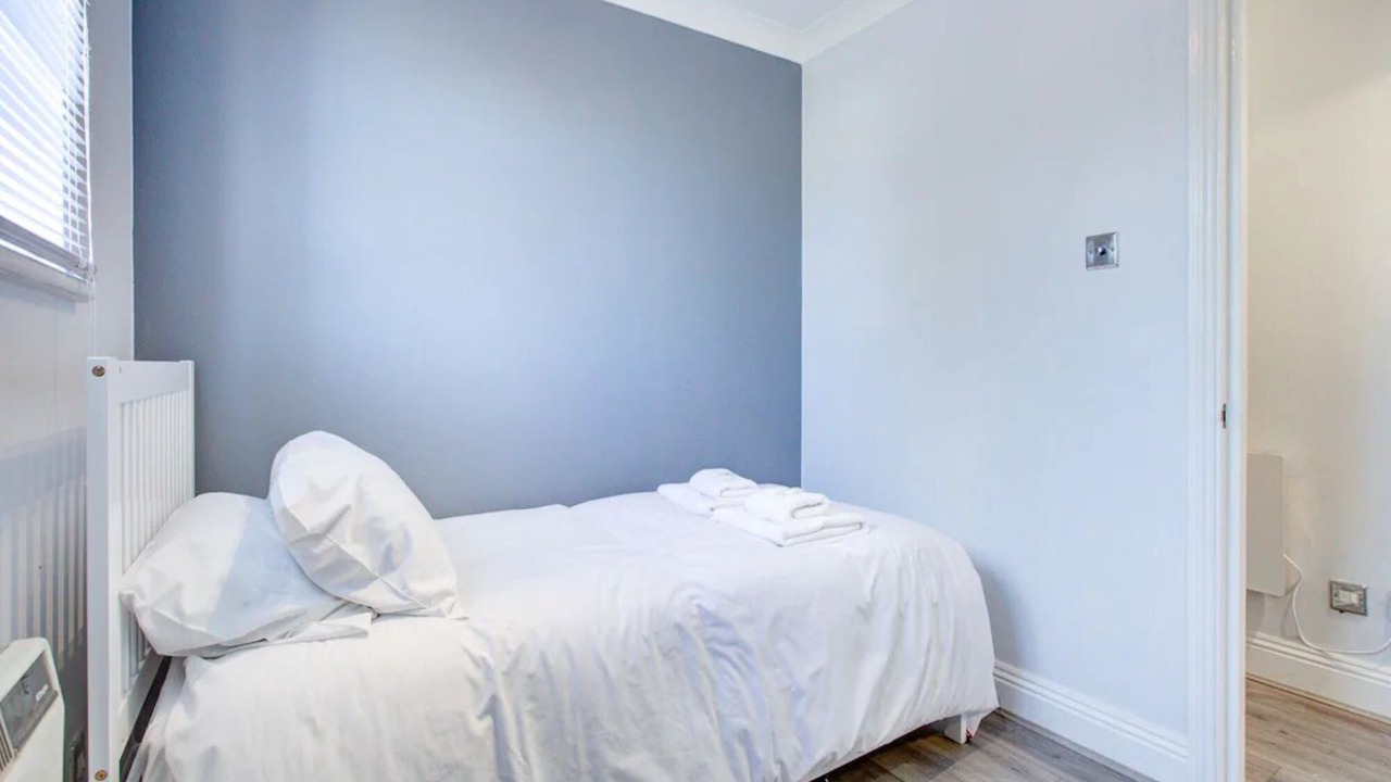 Photo of Others in Crays Hill