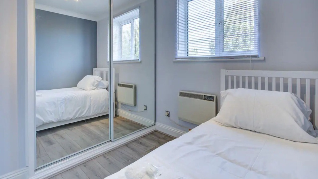 Photo of Others in Crays Hill