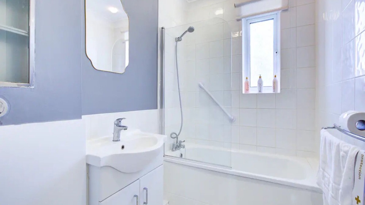 Photo of Others in Crays Hill