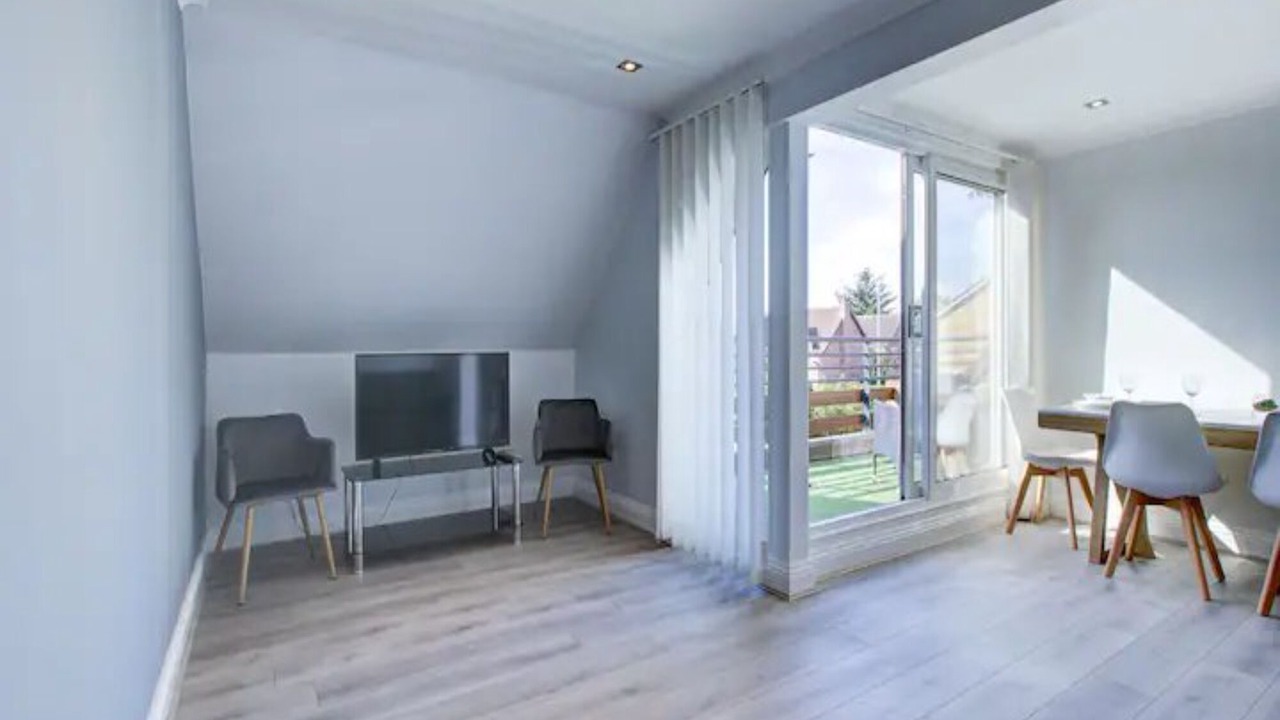 Photo of Others in Crays Hill