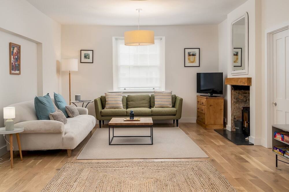 Photo of Livingroom in Hartwell