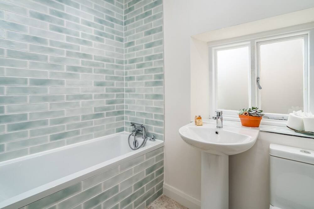 Photo of Bathroom in Hartwell