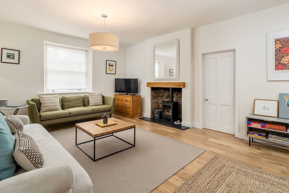 Photo of Livingroom in Hartwell