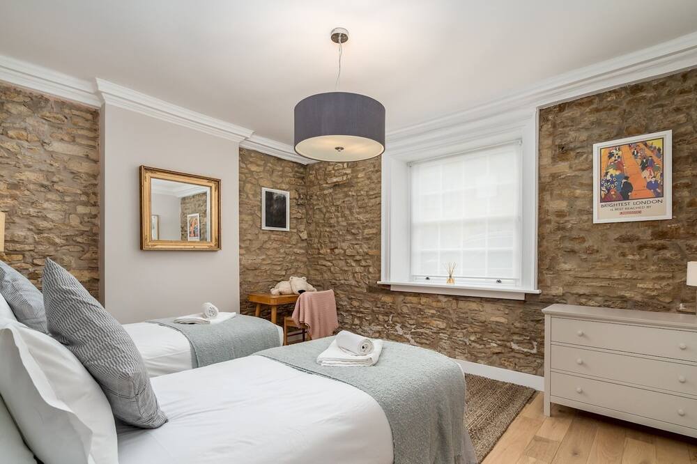 Photo of Bedroom in Hartwell