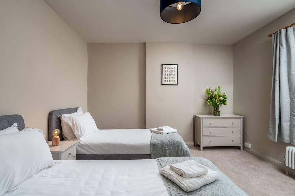 Photo of Bedroom in Hartwell