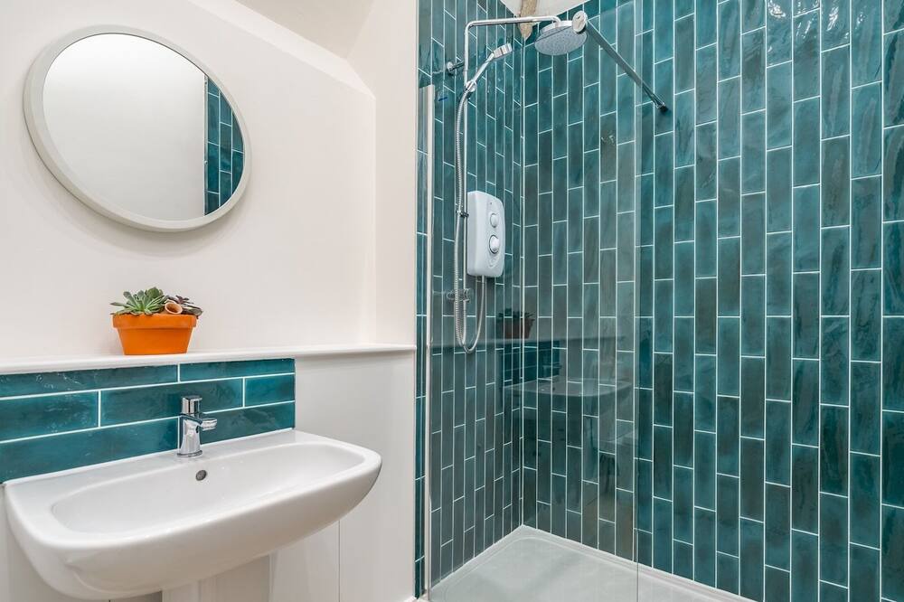 Photo of Bathroom in Hartwell