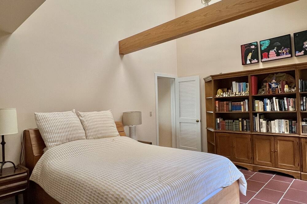 Photo of Bedroom in Canaan