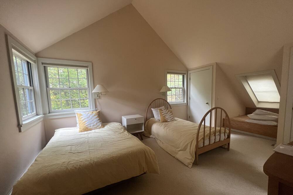 Photo of Bedroom in Canaan
