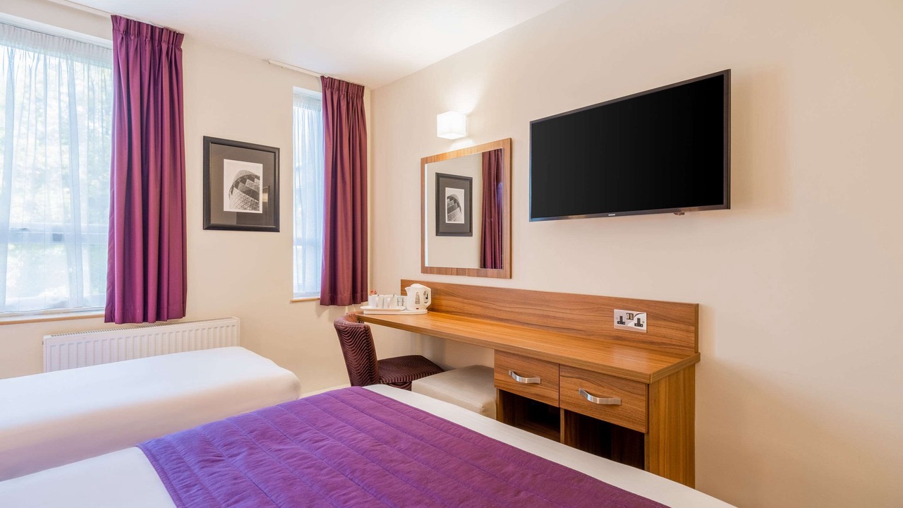 Photo of Bedroom in Frognal and Fitzjohns