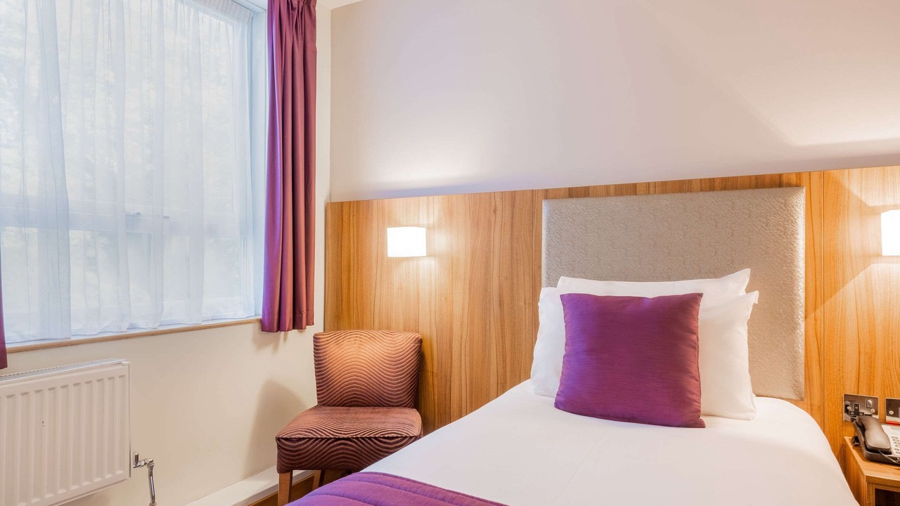 Photo of Bedroom in Frognal and Fitzjohns