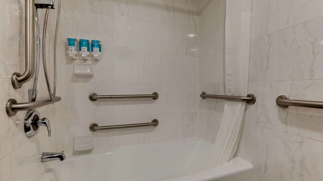 Photo of Bathroom in Tuttle