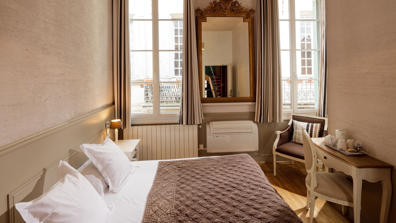 Photo of Bedroom in Nimes City Centre