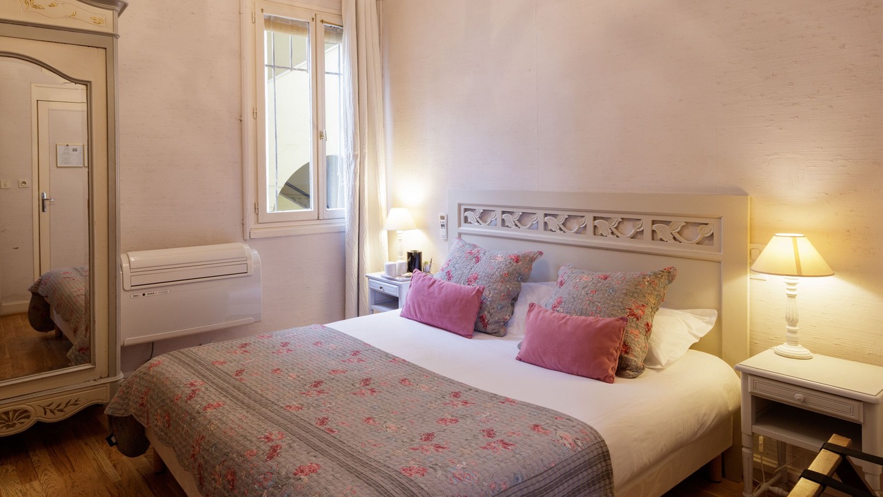 Photo of Bedroom in Nimes City Centre