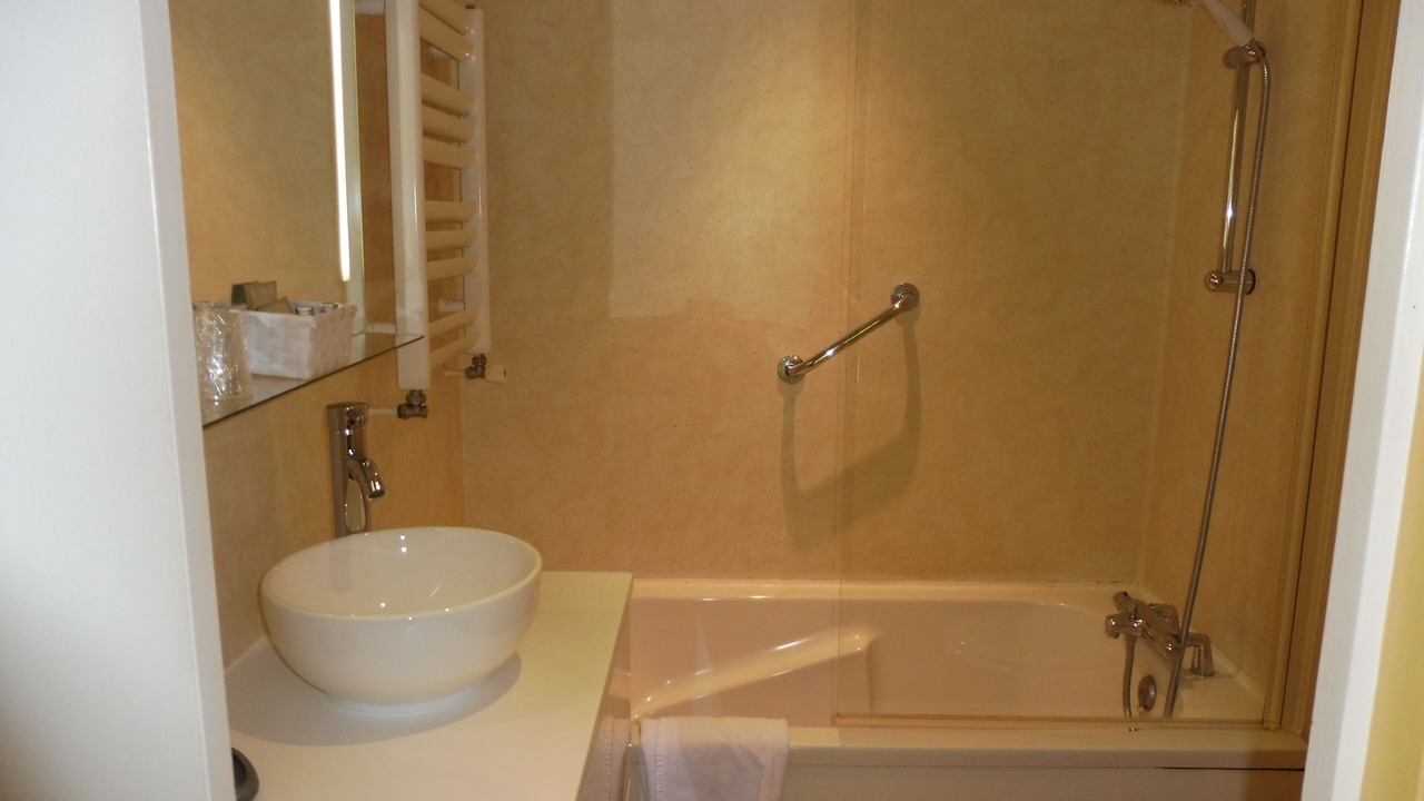 Photo of Bathroom in Limeray