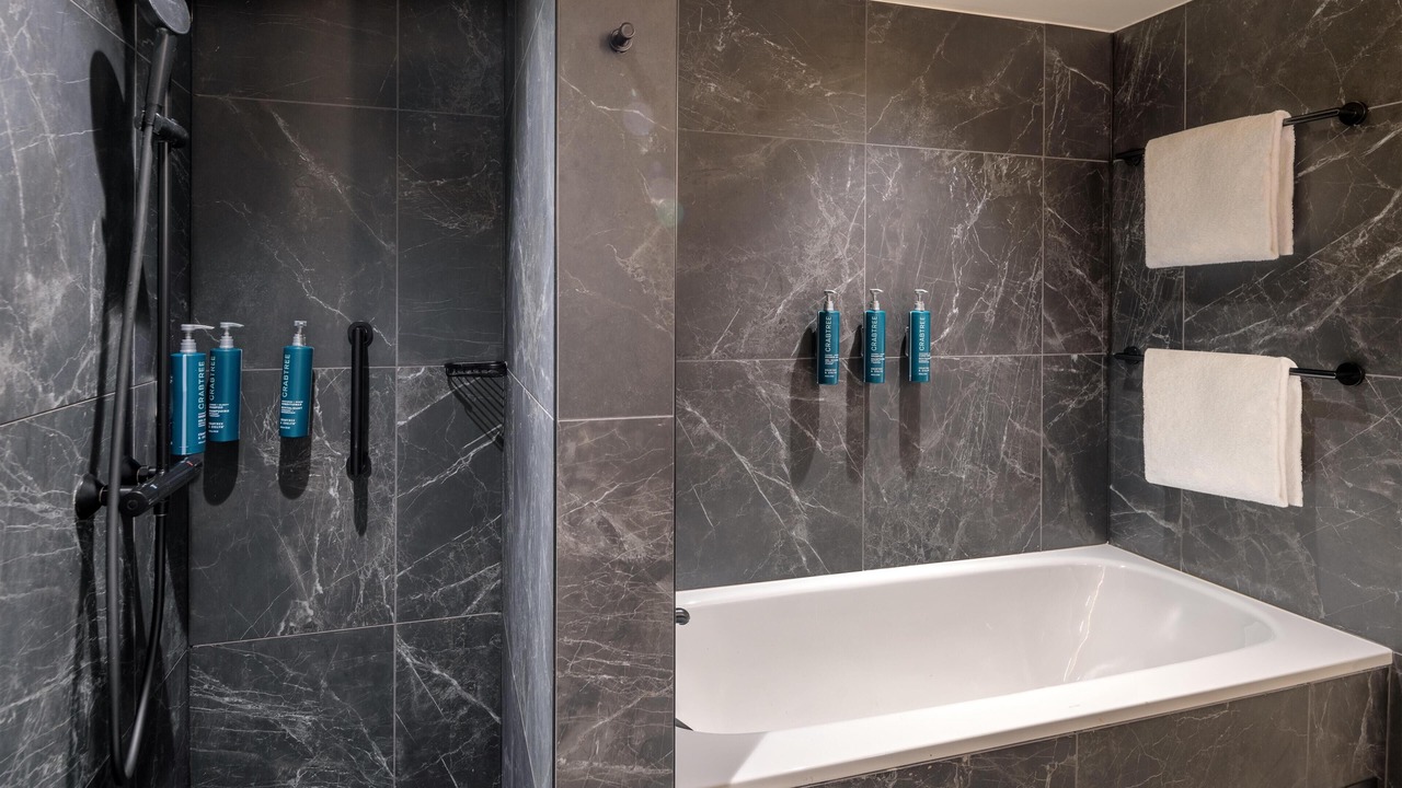Photo of Bathroom in Puteaux
