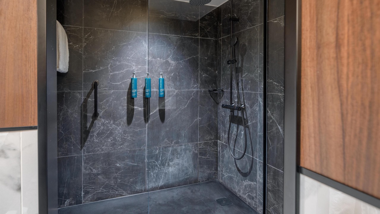 Photo of Bathroom in Puteaux