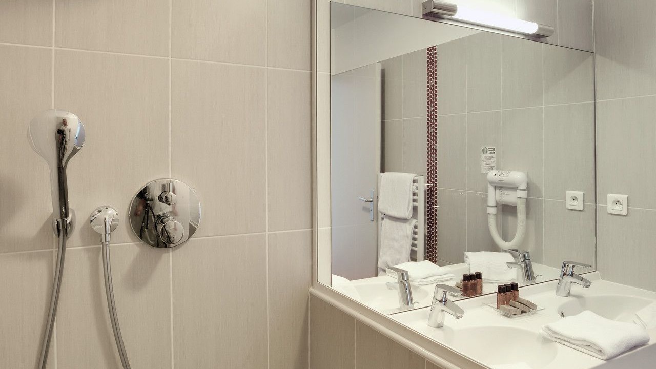 Photo of Others in Epiniac