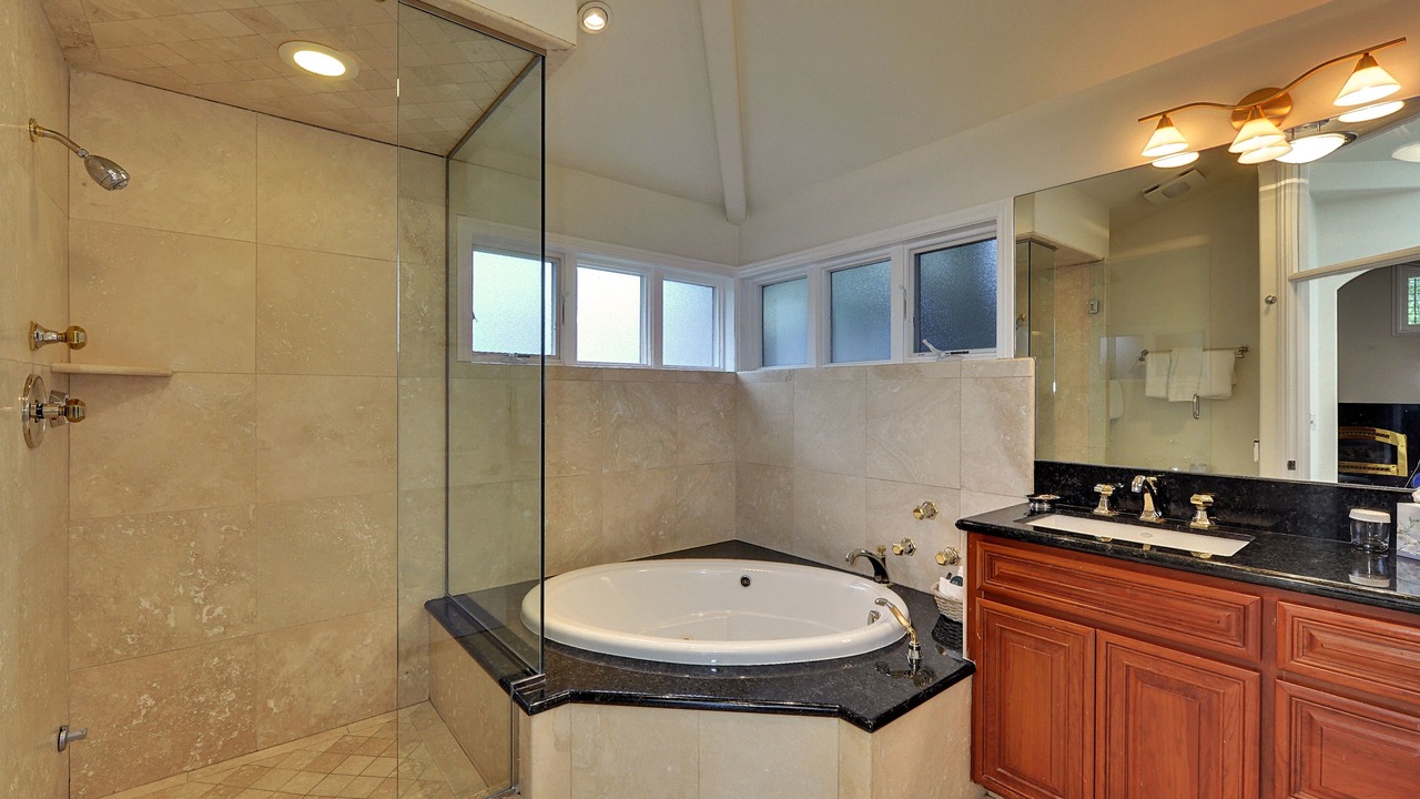 Photo of Others in Saratoga