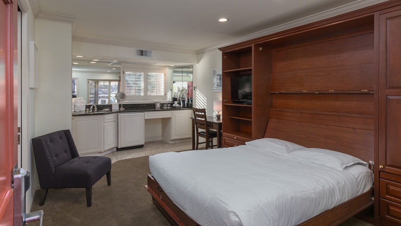 Photo of Bedroom in Saratoga