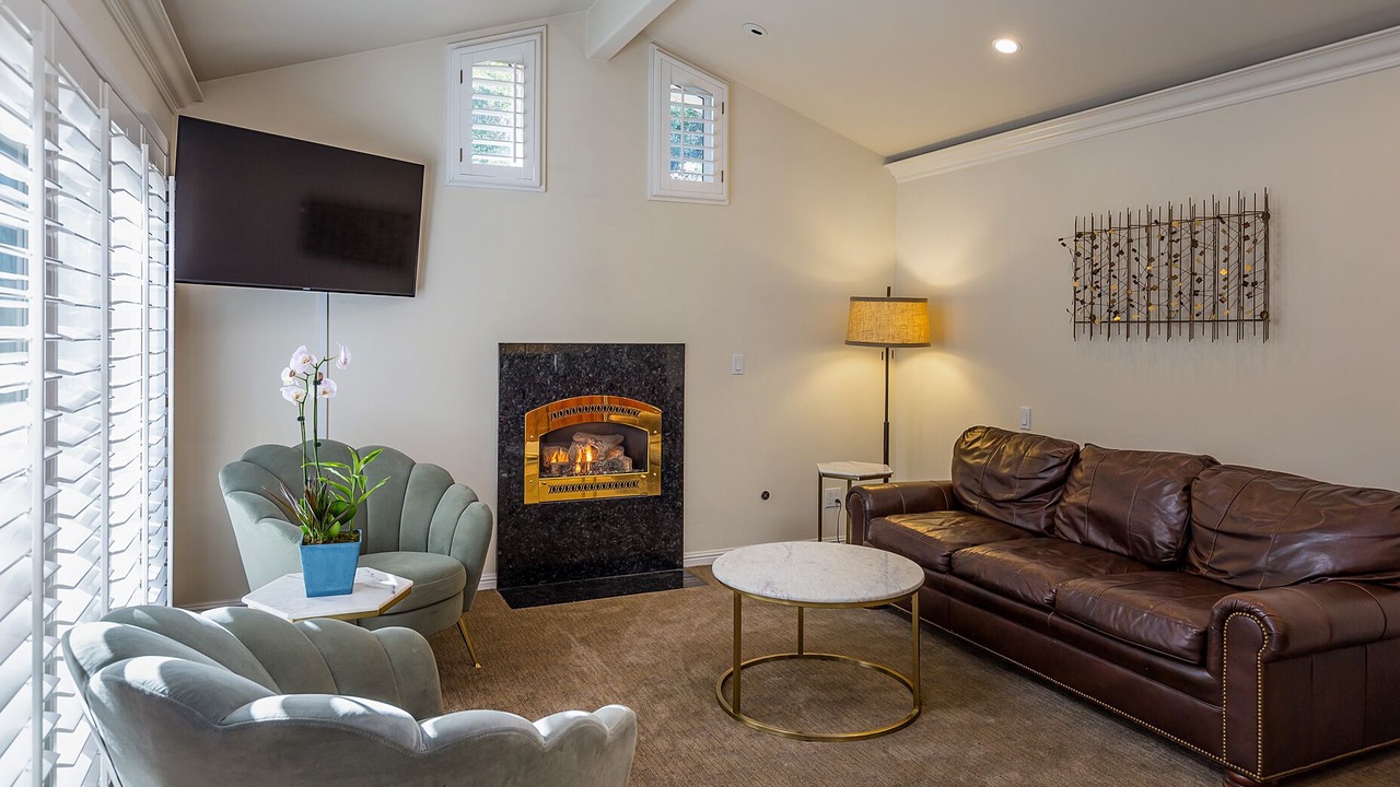 Photo of Others in Saratoga