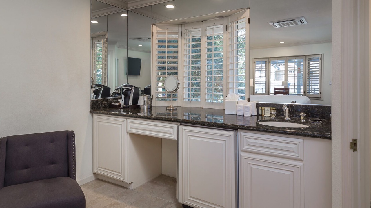 Photo of Bedroom in Saratoga