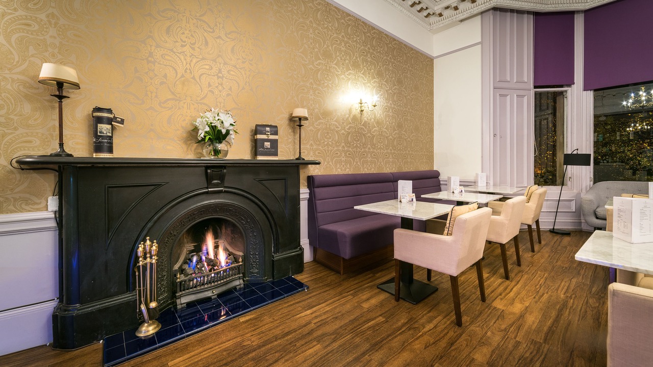 Photo of Livingroom in North West