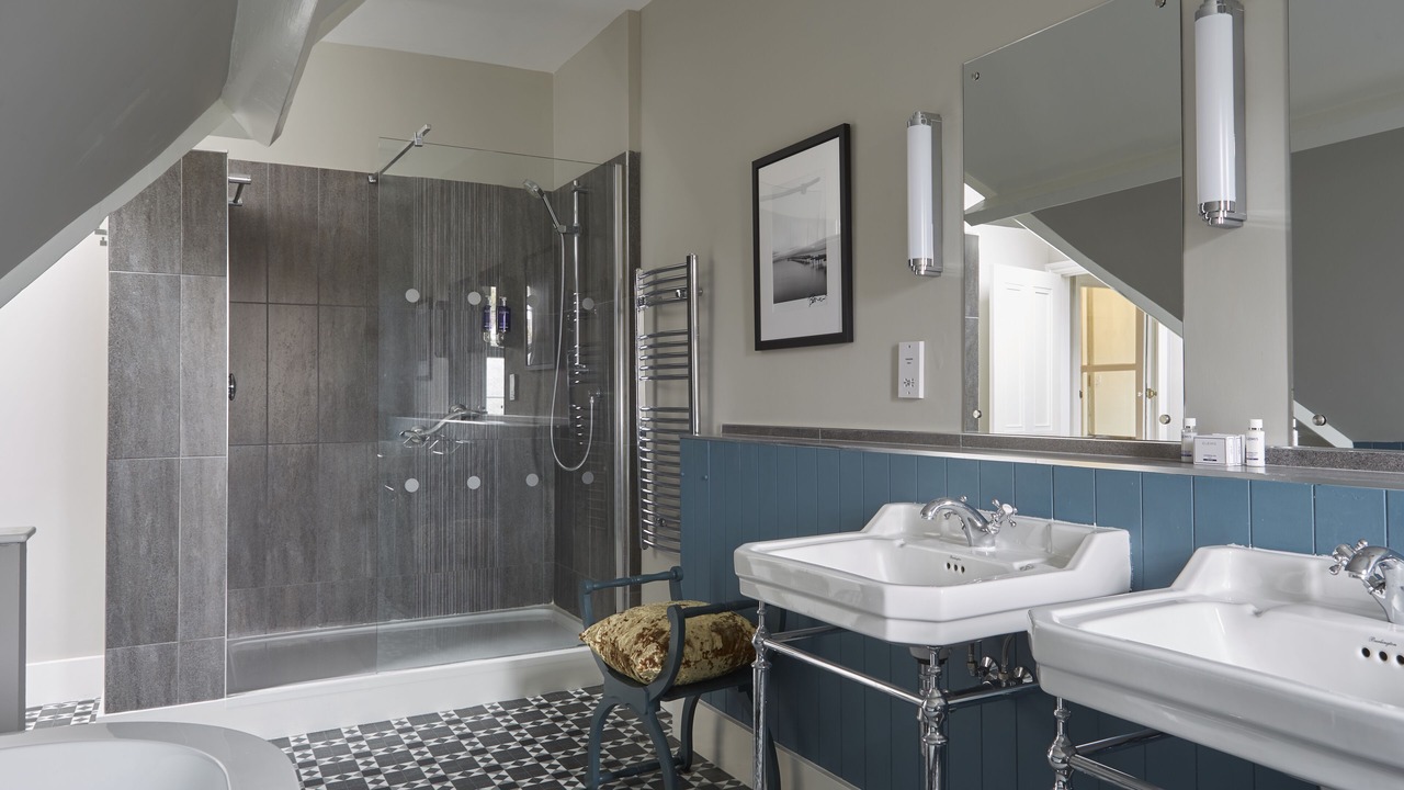 Photo of Bathroom in Totland Bay