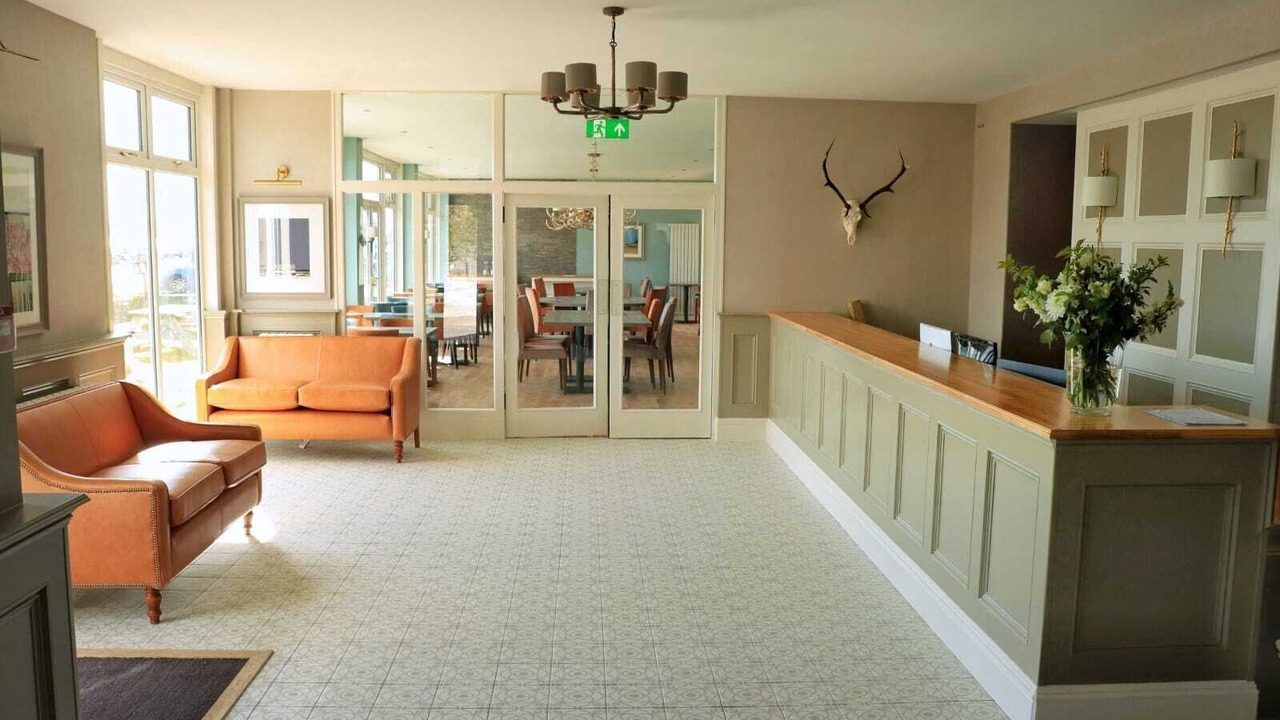 Photo of Others in Nostie