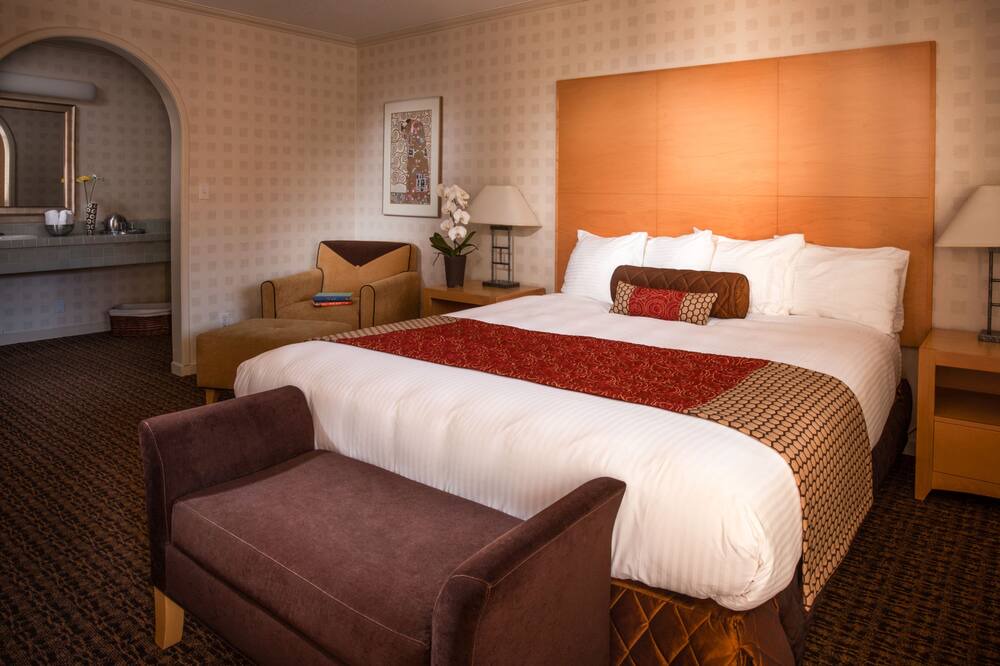 Photo of Others in Downtown