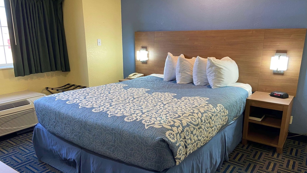 Photo of Bedroom in Pryor