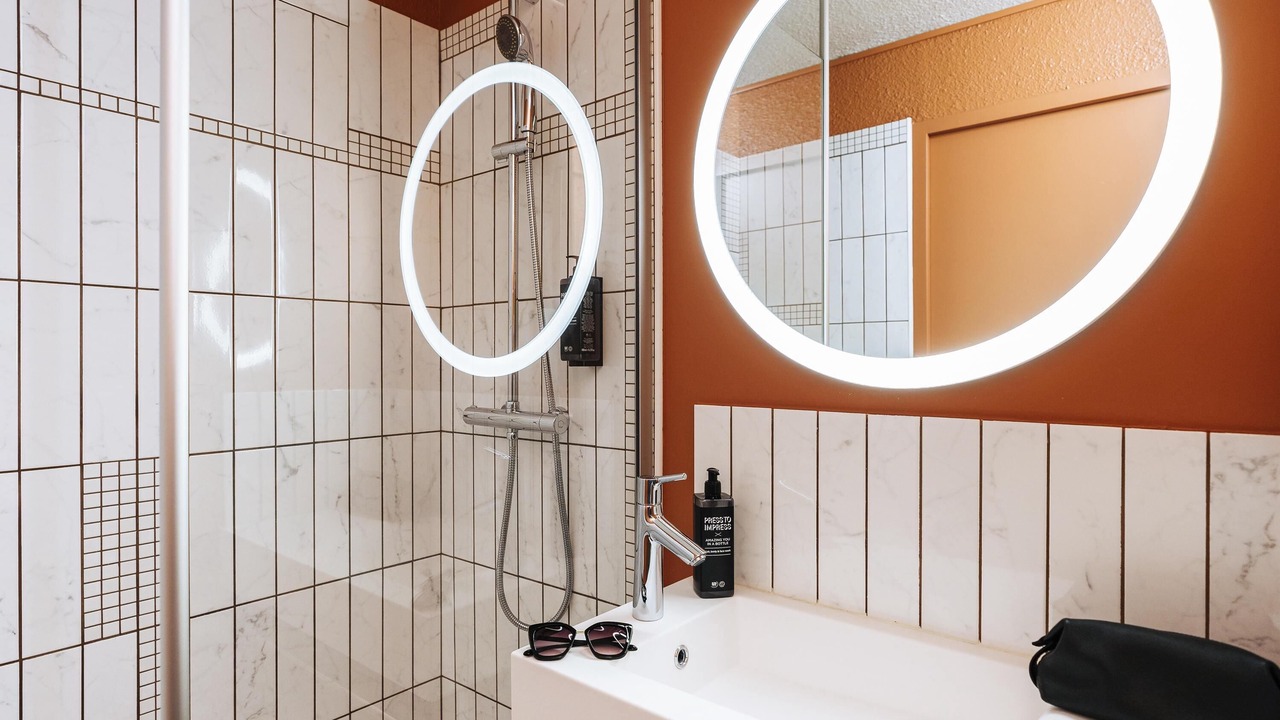 Photo of Others in Miroir - Batignolles