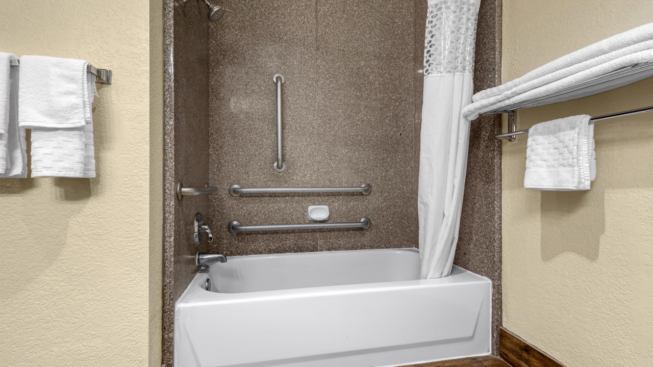 Photo of Bathroom in Shamrock