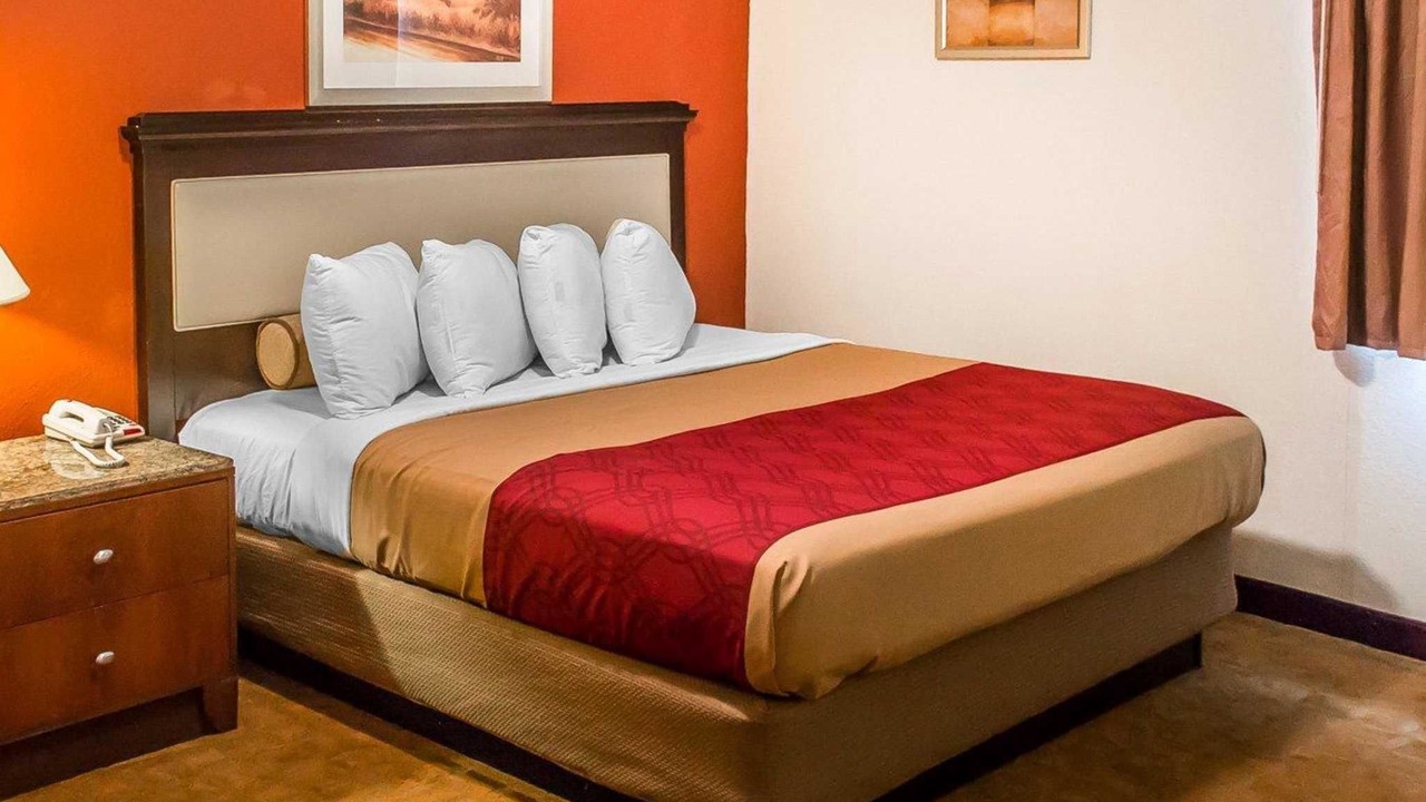 Photo of Bedroom in Warren